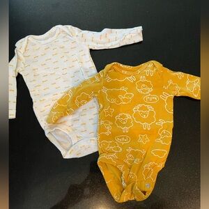 Carters Onesie set of 2 - 3M